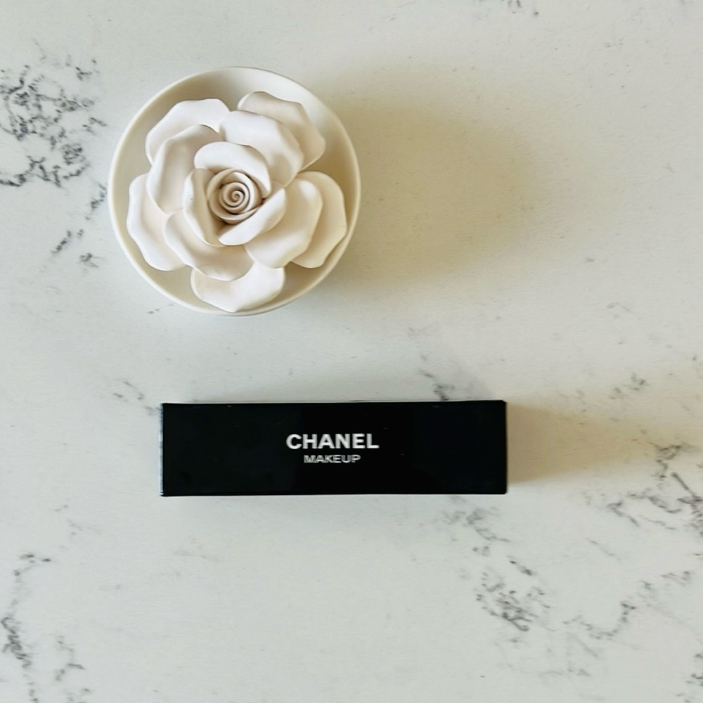 CHANEL Stamp Set - Picture 2 of 10